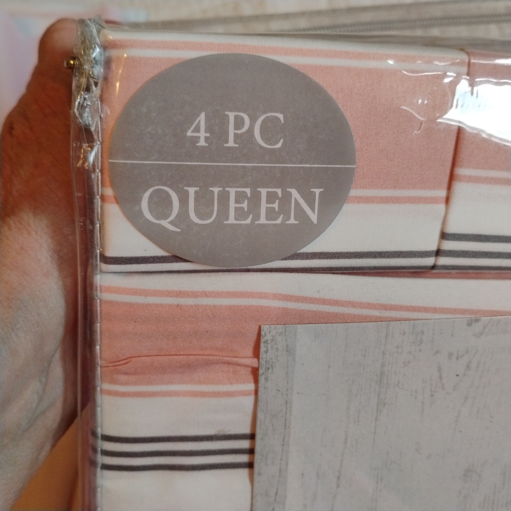 Athena Pink and White Queen Sheet Set And Pink And White Curtains - Picture 10 of 15